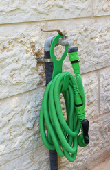 8233880_2